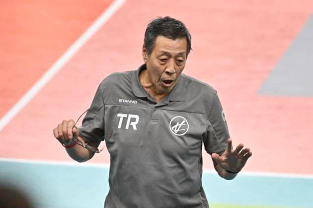 GER; 1.VBL, SVG Lueneburg vs VC Bitterfeld-Wolfen 29.09.2024, LKH Arena, Lueneburg, GER; 1. VBL, SVG Lueneburg vs VC Bitterfeld-Wolfen, im Bild Trainer Chang Cheng Liu (Bitterfeld)