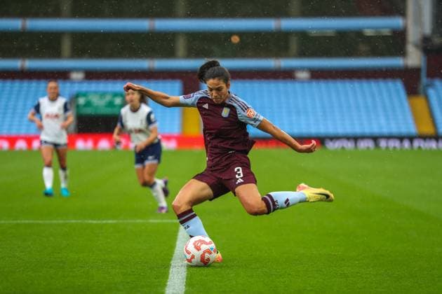 Villa Park, Birmingham, England, September 29th 2024: Paula Tomas (3 Aston Villa) in action during the FA Womens Super League game between Aston Villa and Tottenham Hotspur at Villa Park in Birmingham , England (Will Hope SPP)  Copyright: xWillxHopex xSPPx spp-en-WiHoSp-AVVSTOT 22 of 47