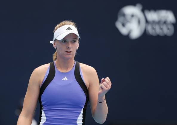 (240930) -- BEIJING, Sept. 30, 2024 -- Ashlyn Krueger of the United States celebrates scoring during the women s singles third round match against Aryna Sabalenka of Belarus at 2024 China Open tennis tournament in Beijing, capital of China, Sept. 30, 2024. ) (SP)CHINA-BEIJING-TENNIS-CHINA OPEN-WOMEN S SINGLES (CN) ZhangxChenlin 