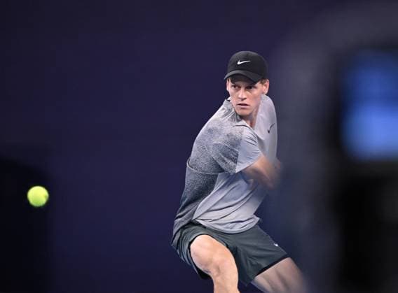 (240930) -- BEIJING, Sept. 30, 2024 -- Jannik Sinner of Italy competes during the men s singles quarterfinal match against Jiri Lehecka of the Czech Republic at 2024 China Open tennis tournament in Beijing, capital of China, Sept. 30, 2024. ) (SP)CHINA-BEIJING-TENNIS-CHINA OPEN-MEN S SINGLES (CN) ZhangxLong 