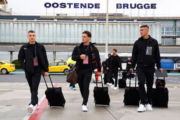 Sport Bilder des Tages Sturm Graz v Club Brugge - UEFA Champions League - media activities OOSTENDE, BELGIUM - OCTOBER 01 : Jutgla Ferran forward of Club Brugge, Jashari Ardon midfielder of Club pictured at Ostend Bruges Airport prior the UEFA Champions League match between and on October 1, 2024 in Oostende, Belgium, 01 10 2024 Oostende Belgium  Copyright: xJanxDexMeuleneirx
