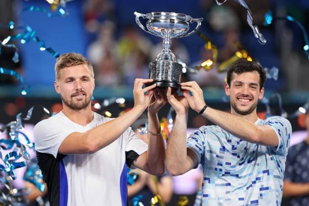 Sport Bilder des Tages Julian Cash und Lloyd Glasspool, Herren Doppel, Men s Doubles, Siegerehrung, Presentation, Kinoshita Group Japan Open Tennis Championships, Tokyo, Japan, R-L. Copyright: xJuergenxHasenkopfx
