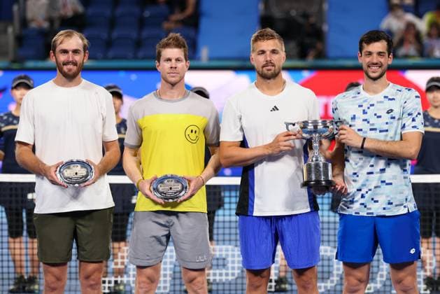 R-L., Sieger Julian Cash und Lloyd Glasspool und Finalisten Ariel Behar und Robert Galloway, Herren Doppel, Men s Doubles, Siegerehrung, Presentation, Kinoshita Group Japan Open Tennis Championships, Tokyo, Japan Copyright: xJuergenxHasenkopfx