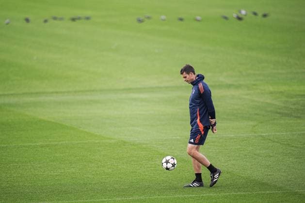 Juventus™ head coach Thiago Motta during training session at JTC Continassa in Turin on the eve of their League Phase, Matchday 2 of UEFA Champions League football match against RB Lipsia - Tuesday, October 1, 2024. - Soccer .  Copyright: xMarcoxAlpozzi LaPressex