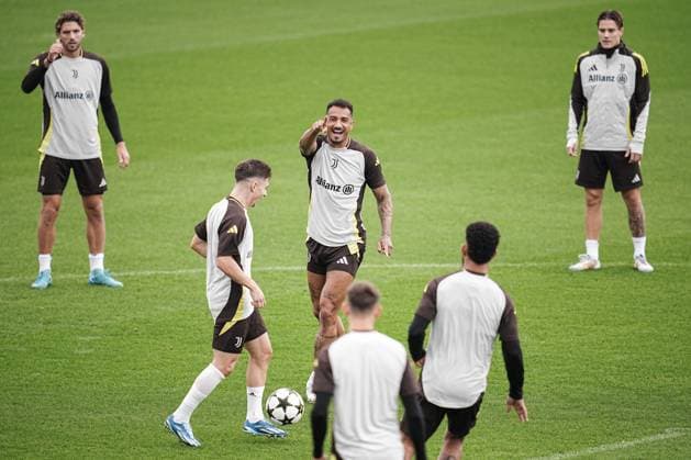 Juventus™ Danilo during training session at JTC Continassa in Turin on the eve of their League Phase, Matchday 2 of UEFA Champions League football match against RB Lipsia - Tuesday, October 1, 2024. - Soccer .  Copyright: xMarcoxAlpozzi LaPressex