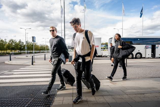 241001 Anton Tinnerholm and Oliver Berg of Malmö FF during the team travel from Malmö to Baku ahead of the UEFA Europa League match between Qarabag and Malmö FF on October 1, 2024 in Malmö. Photo: Petter Arvidson BILDBYRAN kod PA PA0888 fotboll football soccer fotball uefa europa league resa travel malmö ff bbeng Copyright: PETTERxARVIDSON BB241001PA005