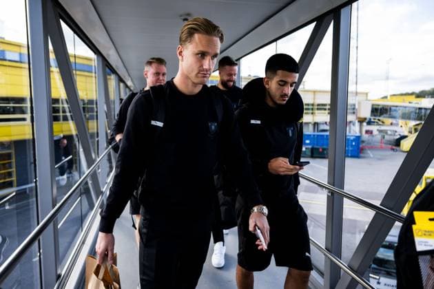 241001 Erik Botheim and Zakaria Loukili of Malmö FF during the team travel from Malmö to Baku ahead of the UEFA Europa League match between Qarabag and Malmö FF on October 1, 2024 in Malmö. Photo: Petter Arvidson BILDBYRAN kod PA PA0888 fotboll football soccer fotball uefa europa league resa travel malmö ff bbeng Copyright: PETTERxARVIDSON BB241001PA020