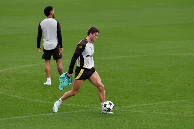 October 1, 2024, Turin, Milan, Italy: Dusan Vlahovic Juventus FC during training at JTC Continassa on October 01, 2024 in Turin, Italy - ph Giuliano Marchisciano during Juventus - Training , UEFA Champions League football match in Turin, Italy, October 01 2024 CALCIO - UEFA Champions League - Juventus - Training  - ZUMAs349 20241001_zsa_s349_049 Copyright: xGiulianoxMarchisciano IpaxSportx