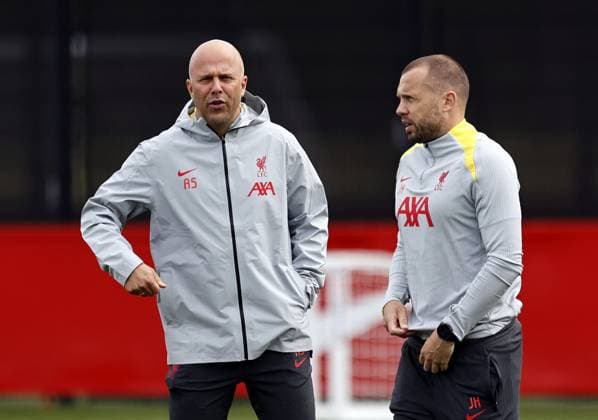 1st October 2024; Anfield and AXA Training Centre, Liverpool, Merseyside, England; press conference, PK, Pressekonferenz and training session ahead of the UEFA Champions League match between Liverpool and Bologna in Liverpool, England; Liverpool coach Arne Slot and assistant coach John Helitinger during today s training session at Liverpool s AXA Training Centre in Kirkby ahead of tomorrow s Champions League match versus Bologna  ActionPlus12698665 AlanxMartin