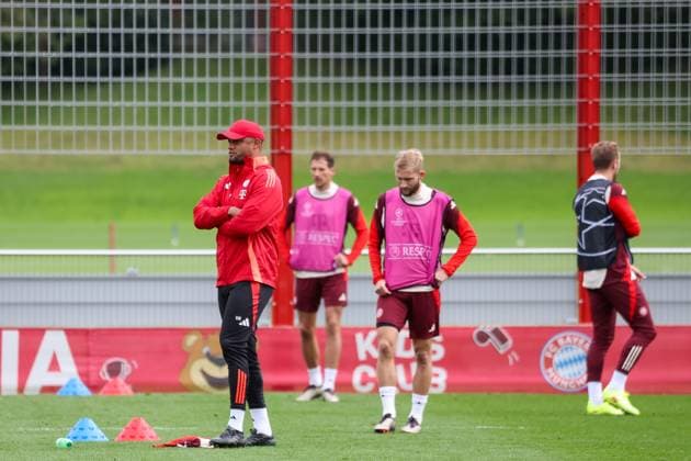 Vincent Kompany (FC Bayern Muenchen, Cheftrainer) beim Training, Abschlusstraining, FC Bayern Muenchen, Fussball, UEFA Champions League, 2. Spieltag, Saison 24 25, 01.10.2024, Abschlusstraining, FC Bayern Muenchen, Fussball, UEFA Champions League, 2. Spieltag, Saison 24 25, 01.10.2024 Muenchen Copyright: xEibner-Pressefoto JennixMaulx EP_JML
