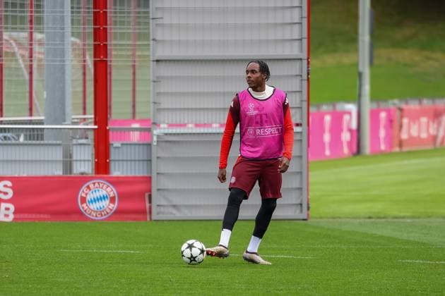 Mathys Tel (FC Bayern Muenchen, 39) mit Ball beim Training, Abschlusstraining, FC Bayern Muenchen, Fussball, UEFA Champions League, 2. Spieltag, Saison 24 25, 01.10.2024, Abschlusstraining, FC Bayern Muenchen, Fussball, UEFA Champions League, 2. Spieltag, Saison 24 25, 01.10.2024 Muenchen Copyright: xEibner-Pressefoto JennixMaulx EP_JML