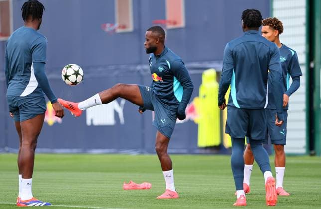 RB Leipzig Training Champions League Leipzig, 01.10.2024, RB Trainingszentrum, Fussball, UEFA Champions League, Matchday-1, RB LEIPZIG vs. JUVENTUS TURIN am 02 10 2024 , Abschlusstraining RB Leipzig , Im Bild: Lutsharel Geertruida (3, RB Leipzig) am Ball ,
