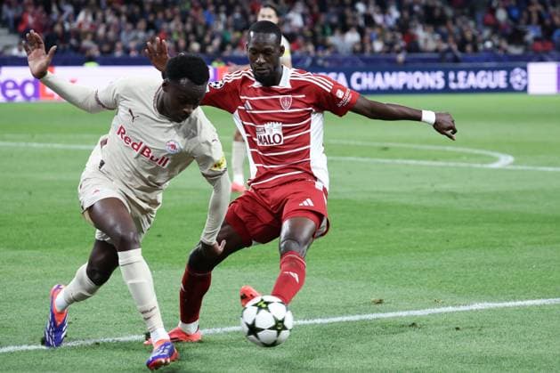 SOCCER - UEFA CL, RBS vs Brest SALZBURG,AUSTRIA,01.OCT.24 - SOCCER - UEFA Champions League, Red Bull Salzburg vs Stade Brestois 29. Image shows Samson Baidoo (RBS) and Abdallah Sima (Brest).  GEPAxpictures xDavidxGeieregger