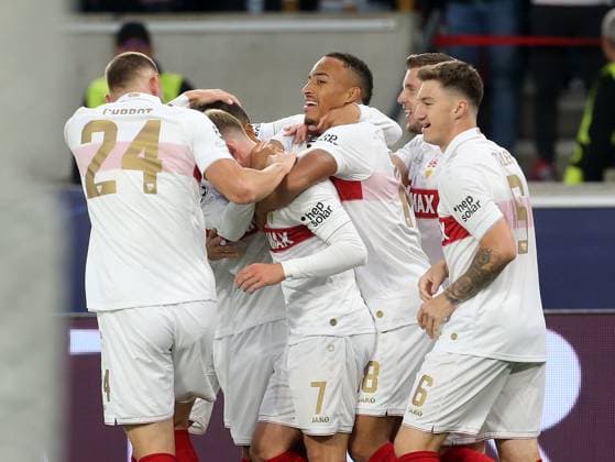 Torjubel 1:0 Stuttgart, Torschütze Enzo Millot (VfB, mitte) . Fussball: Champions League : Saison 24 25: VfB Stuttgart - AC Sparta Prag, Fussball Bundesliga, 01.10.2024.