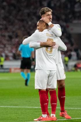 Tor zum 1:0 durch Enzo Millot (VfB Stuttgart, 08) jubel mit Atakan Karazor (VfB Stuttgart, 16) GER, VfB Stuttgart vs. AC Sparta Prag, Fussball, Herren, UEFA Champions League, 2. Spieltag, Spielzeit 2024 2025, 01.10.2024, GER, VfB Stuttgart vs. AC Sparta Prag, Fussball, Herren, UEFA Champions League, 2. Spieltag, Spielzeit 2024 2025, 01.10.2024 Stuttgart Copyright: xEibner-Pressefoto WolfgangxFrankx EP_WFK
