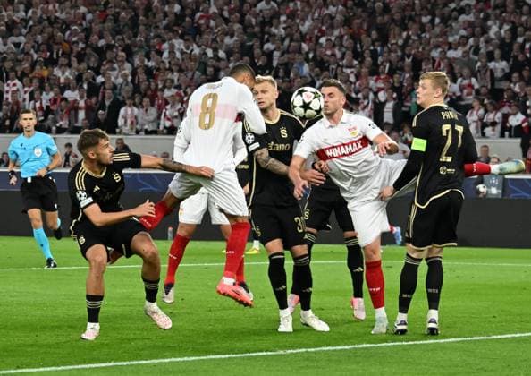 01.10.2024, xsltx, Fussball UEFA Champions League, VfB Stuttgart - Sparta Prag emspor, 2. v.l. Enzo Millot (VfB Stuttgart) köpft zum 1:0 für Stuttgart ein (DFL DFB REGULATIONS PROHIBIT ANY USE OF PHOTOGRAPHS as IMAGE SEQUENCES and or QUASI-VIDEO)
