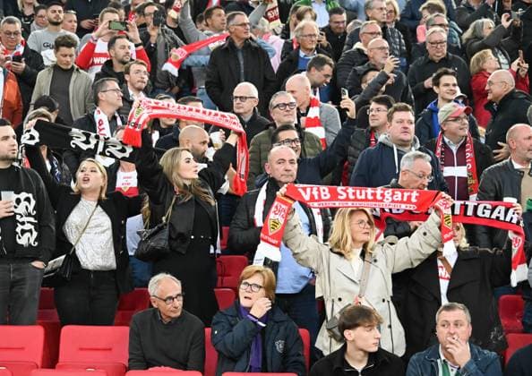 01.10.2024, xsltx, Fussball UEFA Champions League, VfB Stuttgart - Sparta Prag emspor, v.l. Fanblock Stuttgart (DFL DFB REGULATIONS PROHIBIT ANY USE OF PHOTOGRAPHS as IMAGE SEQUENCES and or QUASI-VIDEO)