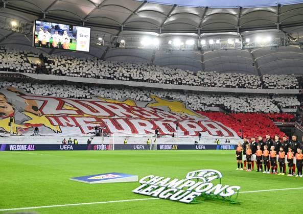 01.10.2024, xsltx, Fussball UEFA Champions League, VfB Stuttgart - Sparta Prag emspor, v.l. Vor dem Anpfiff, nach 14 Jahren wieder Champions League-Fußball in Stuttgart, die Fans freiuen sich mit einer Choreografie (DFL DFB REGULATIONS PROHIBIT ANY USE OF PHOTOGRAPHS as IMAGE SEQUENCES and or QUASI-VIDEO)