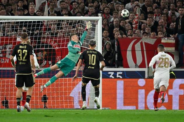 TOR zum 1:1 Kaan Kairinen AC Sparta Praha Prag (06) Freistoss gegen Torwart Alexander Nuebel VfB Stuttgart (33) Champions League VfB Stuttgart vs AC Sparta Prag 01.10.2024 DFL REGULATIONS PROHIBIT ANY USE OF PHOTOGRAPHS AS IMAGE SEQUENCES AND OR QUASI-VIDEO VfB Stuttgart vs AC Sparta Prag