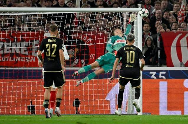 TOR zum 1:1 Kaan Kairinen AC Sparta Praha Prag (06) Freistoss gegen Torwart Alexander Nuebel VfB Stuttgart (33) Champions League VfB Stuttgart vs AC Sparta Prag 01.10.2024 DFL REGULATIONS PROHIBIT ANY USE OF PHOTOGRAPHS AS IMAGE SEQUENCES AND OR QUASI-VIDEO VfB Stuttgart vs AC Sparta Prag