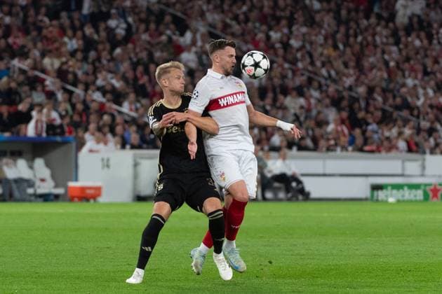 v.li. Jaroslav Zeleny (AC Sparta Prag, 30), Ermedin Demirovic (VfB Stuttgart, 09) GER, VfB Stuttgart vs. AC Sparta Prag, Fussball, Herren, UEFA Champions League, 2. Spieltag, Spielzeit 2024 2025, 01.10.2024, GER, VfB Stuttgart vs. AC Sparta Prag, Fussball, Herren, UEFA Champions League, 2. Spieltag, Spielzeit 2024 2025, 01.10.2024 Stuttgart Copyright: xEibner-Pressefoto WolfgangxFrankx EP_WFK