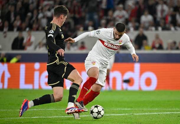 Zweikampf, Aktion Deniz Undav VfB Stuttgart (26) gegen Martin Vitkik AC Sparta Praha Prag (41) Champions League VfB Stuttgart vs AC Sparta Prag 01.10.2024 DFL REGULATIONS PROHIBIT ANY USE OF PHOTOGRAPHS AS IMAGE SEQUENCES AND OR QUASI-VIDEO VfB Stuttgart vs AC Sparta Prag