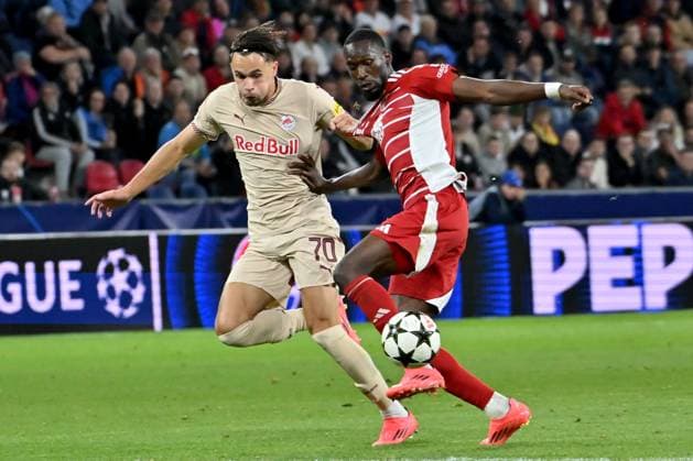 Abdallah Sima of Brest (R) in action against Amar Dedic of Salzburg (L) during the UEFA Champions League, League phase football match between Salzburg and Brest FOOTBALL : Salzbourg Vs Brest - Ligue des Champions - 01 10 2024 IgorKupljenik Panoramic 