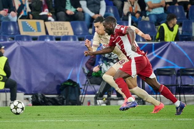 Salzburg, Österreich 01. Oktober 2024: Champions League - 2024 2025 - RB Salzburg vs. Stade Brestois 29 Im Bild: v. li. im Zweikampf Adam Daghim (RB), Massadio Haidara (Brest) Red Bull Arena Copyright: xFotostandx xWassmuthx