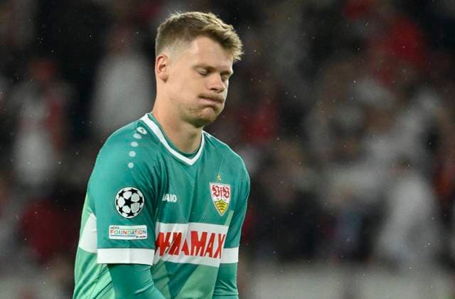 nach Spielende: Enttaeuschung bei Torwart Alexander Nuebel VfB Stuttgart (33) Champions League VfB Stuttgart vs AC Sparta Prag 01.10.2024 DFL REGULATIONS PROHIBIT ANY USE OF PHOTOGRAPHS AS IMAGE SEQUENCES AND OR QUASI-VIDEO VfB Stuttgart vs AC Sparta Prag