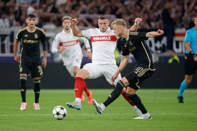01.10.2024 Stuttgart , Champions League Fußball VfB Stuttgart vs. Sparta Prag, v.l. Ermedin Demirovic (VfB) Jaroslav Zeleny (Prag) Gemäß den Vorgaben der DFL Deutschen Fuï¬‚ball Liga ist es untersagt, in dem Stadion und oder vom Spiel angefertigte Fotoaufnahmen in Form von Sequenzbildern und oder videoähnlichen Fotostrecken zu verwerten bzw. verwerten zu lassen.