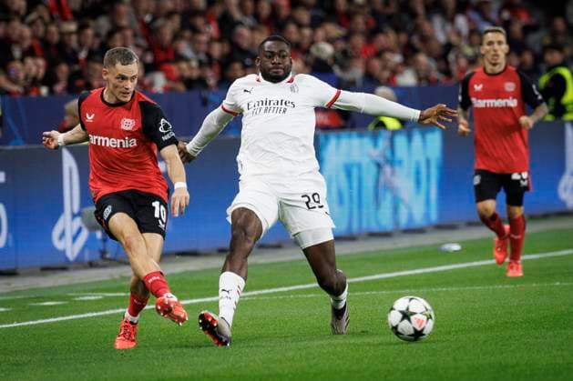 UEFA Champions League, Bayer 04 Leverkusen - AC Mailand; 01.10.2024 Florian Wirtz (Bayer 04 Leverkusen, 10) und Youssouf Fofana (AC Mailand, 29) im Zweikampf; UEFA Champions League, Bayer 04 Leverkusen - AC Mailand, Spieltag 2 am 01.10.2024 in der BayArena in Leverkusen. Copyright: xBEAUTIFULxSPORTS AxelxKohringx
