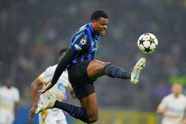 Sport Bilder des Tages Inter Milan& x2019;s Denzel Dumfries during the Uefa Champions League soccer match between Inter and Fc Crvena at the San Siro Stadium in Milan, north Italy -Tuesday , October 1th , 2024. - Soccer .  Copyright: xSpada LaPressex