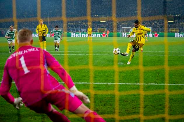 Sport Bilder des Tages 01.10.2024, Borussia Dortmund vs. Celtic Glasgow, UEFA Champions League, 2. Spieltag Dortmunds Emre Can erzielt das Tor zum 1:0 per Strafstoß. Copyright: xDavidxInderliedx