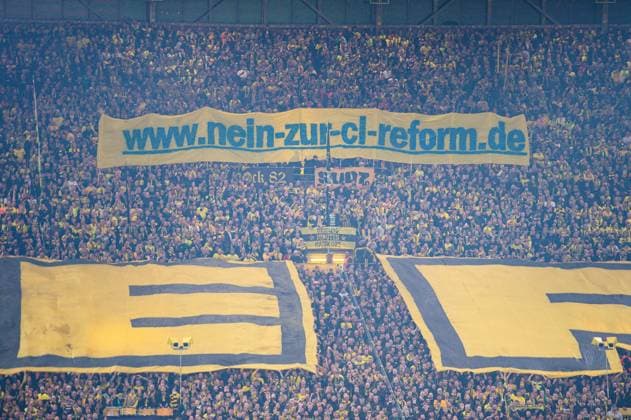 01.10.2024 - Fußball, 2024 2025, Champions League, Gruppenphase, 2. Spieltag, Borussia Dortmund - Celtic Glasgow: Fans (Dortmund) mit einer Choreografie gegen die Uefa - Uefa Mafia Nein zur CL Reform