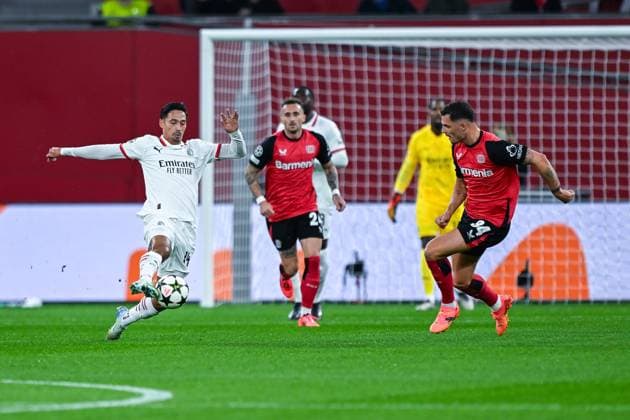 01.10.2024, Fussball, Champions League, 2. Spieltag, Saison 2024 2025, Bayer 04 Leverkusen - AC Mailand, Tijani Reijnders (AC Mailand), Granit Xhaka (Bayer Leverkusen) xRHR-FOTO TKx Copyright: RHR-FOTOx RHR-FOTO TK
