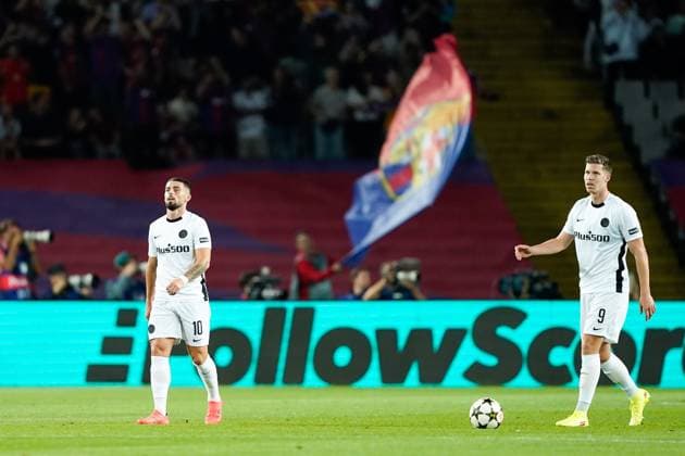 01 10 2024, Barcelona, Estadi Olimpic Lluis Companys, UEFA Champions League: FC Barcelona, Barca vs. BSC Young Boys, Kastriot Imeri (10 Young Boys) and Cedric Itten (9 Young Boys) look dejected and disappointed Barcelona Estadi Olimpic Lluis Companys Cataluna Spain Copyright: xJustPictures.ch DanielaxPorcellix jp-en-DaPo-20241001-_DP11967