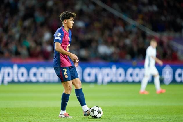 01 10 2024, Barcelona, Estadi Olimpic Lluis Companys, UEFA Champions League: FC Barcelona, Barca vs. BSC Young Boys, Pau Cubarsi (2 FC Barcelona) passes the ball Barcelona Estadi Olimpic Lluis Companys Cataluna Spain Copyright: xJustPictures.ch DanielaxPorcellix jp-en-DaPo-20241001-_DP11956