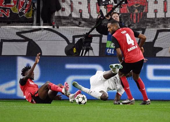 RECORD DATE NOT STATED 01.10.2024, xjhx, Fussball UEFA Champions League, Bayer 04 Leverkusen - AC Mailand emspor, v.l. Edmond Tapsoba (Bayer Leverkusen), Tammy Abraham (AC Mailand), Jonathan Tah (Bayer Leverkusen) (UEFA REGULATIONS PROHIBIT ANY USE OF PHOTOGRAPHS as IMAGE SEQUENCES and or QUASI-VIDEO) Leverkusen