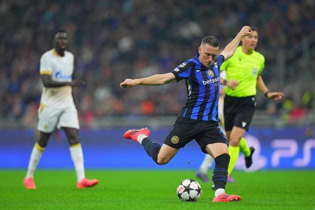 Inter Milan s Piotr Zielinski during the Uefa Champions League soccer match between Inter and Fc Crvena at the San Siro Stadium in Milan, north Italy -Tuesday , October 1th , 2024. - Soccer .  Copyright: xSpada LaPressex
