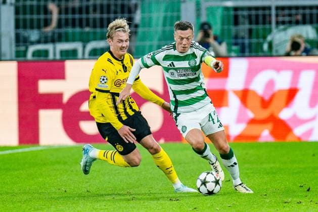 01.10.2024, Borussia Dortmund vs. Celtic Glasgow, UEFA Champions League, 2. Spieltag Celtics Callum McGregor Julian Brandt (Borussia Dortmund, 10) Copyright: xBahhoxKarax