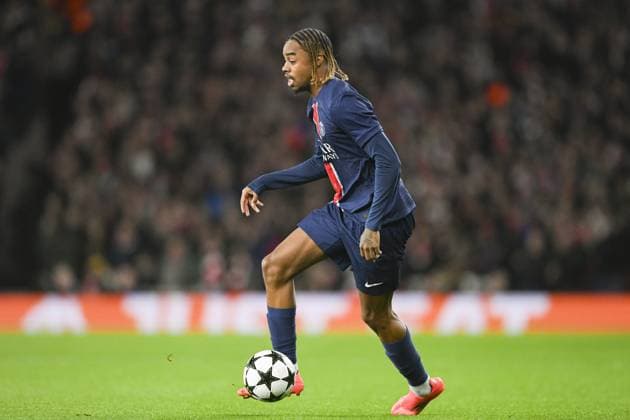 LONDON, ENGLAND - OCTOBER 1: Bradley Barcola of Paris Saint Germain controls the ball during the UEFA Champions League 2024 25 League Phase MD2 match between Arsenal FC and Paris Saint-Germain at Emirates Stadium on October 1, 2024 in London, England. FOOTBALL : Arsenal Vs Paris Saint-Germain - Ligue des Champions - 01 10 2024 LiamAmsan Panoramic 