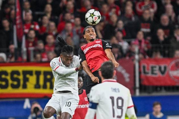 Kopfball Kopfballduell Rafael Leao (AC Milan 10) Amine Adli (Leverkusen 21) 01.10.2024 Fussball Champions League, Bayer Leverkusen vs AC Milan, BayArena, Leverkusen, NRW Germany