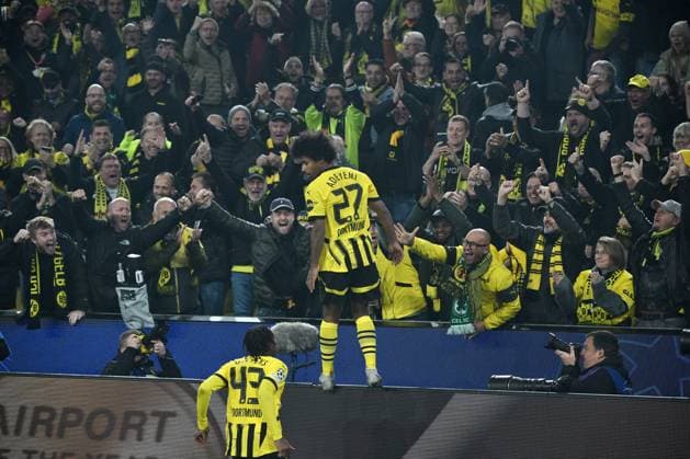 Jubel Karim Adeyemi (Borussia Dortmund) auf der Werbebande mit den Fans 01.10.2024, Fussball UEFA Champions League 2024 25, 2. Spieltag Borussia Dortmund - Celtic Glasgow Dortmund Signal Iduna Park Nordrhein Westfalen Deutschland