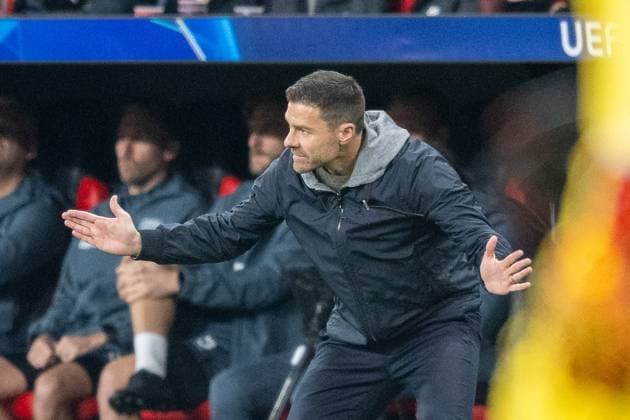 01.10.2024, Fussball: UEFA Champions League, Saison 2024 2025, Spieltag 2, Bayer 04 Leverkusen - AC Mailand in der BayArena in Leverkusen. Xabi Alonso (Bayer 04 Leverkusen, Trainer) moechte, dass seine Mannschaft die Abstaende verkleinert. Foto: Kirchner-Media TH Copyright: xKirchner-Media THx