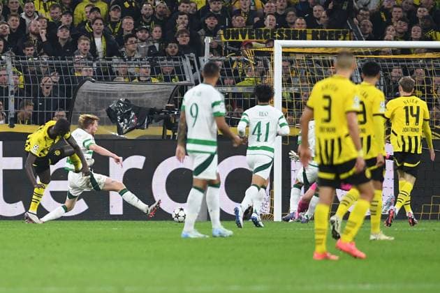 Serhou Guirassy (Borussia Dortmund) Tor zum 6:1 waehrend des Spiels der UEFA Champions League 2024 25 Ligen-Phase 2. Spieltag zwischen Borussia Dortmund und Celtic Glasgow, SIGNAL IDUNA PARK am 01. October 2024 in Dortmund, Deutschland. (Foto von Ralf Treese DeFodi Images) +++ Serhou Guirassy (Borussia Dortmund) scores his team™s sixth goal during the UEFA Champions League 2024 25 League Phase MD2 match between Borussia Dortmund and Celtic FC at Signal Iduna Park on October 1, 2024 in Dortmund, Germany. Defodi-521_BVBCEL20241001_055