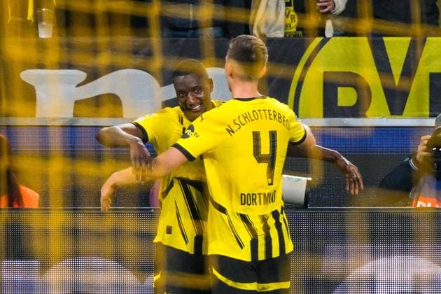 Serhou Guirassy (Borussia Dortmund, 09) und Nico Schlotterbeck (Borussia Dortmund, 04) bejubeln das Tor zum 6:1, GER, Borussia Dortmund vs. Celtic Glasgow, Fussball, Champions League, 2. Spieltag, Spielzeit 2024 2025, 01.10.2024. GER, Borussia Dortmund vs. Celtic Glasgow, Fussball, Champions League, 2. Spieltag, Spielzeit 2024 2025, 01.10.2024. Dortmund Copyright: xEibner-Pressefoto FlorianxWieganx EP_FWD