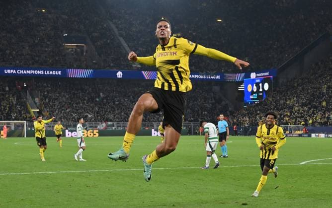 Jubel 7:1 Felix Nmecha (Borussia Dortmund) 01.10.2024, Fussball UEFA Champions League 2024 25, 2. Spieltag Borussia Dortmund - Celtic Glasgow Dortmund Signal Iduna Park Nordrhein Westfalen Deutschland
