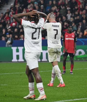 RECORD DATE NOT STATED 01.10.2024, xjhx, Fussball UEFA Champions League, Bayer 04 Leverkusen - AC Mailand emspor, v.l. Samuel Chukwueze (AC Mailand), Alvaro Morata (AC Mailand) enttaeuscht, enttaeuscht schauend, dissapointed (UEFA REGULATIONS PROHIBIT ANY USE OF PHOTOGRAPHS as IMAGE SEQUENCES and or QUASI-VIDEO) Leverkusen