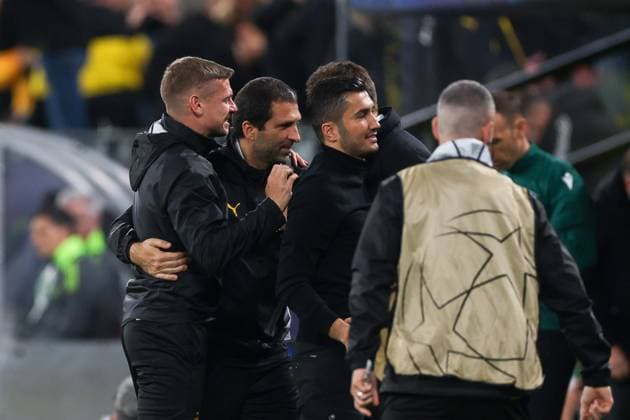 01.10.2024, Fussball, Saison 2024 2025, UEFA Champions League, 2. Spieltag, Borussia Dortmund - Celtic Glasgow, Trainer Nuri Sahin (Borussia Dortmund) bejubelt mit seinem Team das 7:1, Dortmund Signal Iduna Park NRW Deutschland xRHR-FOTO DEx Copyright: DennisxEwert RHR-FOTOx RHR-FOTO DE