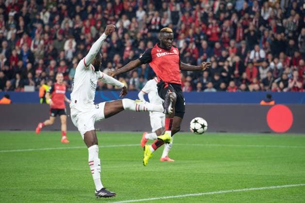 Dieses spektakulaere Tor von Victor BONIFACE (LEV) zaehlt wegen Abseits nicht, Fussball UEFA Champions League, Vorrunde 2.Spieltag, Bayer 04 Leverkusen (LEV) - AC Mailand 1:0 am 01.10.2024 in Leverkusen Deutschland. Â